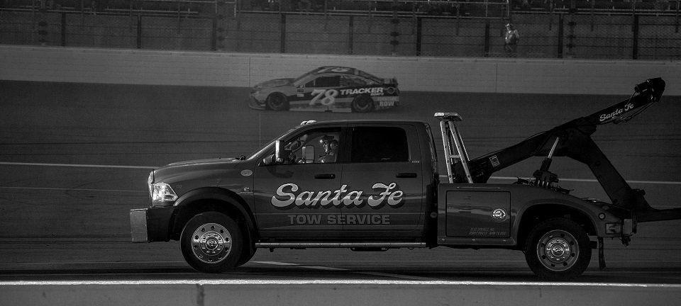 Tow Truck Leawood KS | Towing Service Lenexa KS | Santa Fe Tow Service Inc