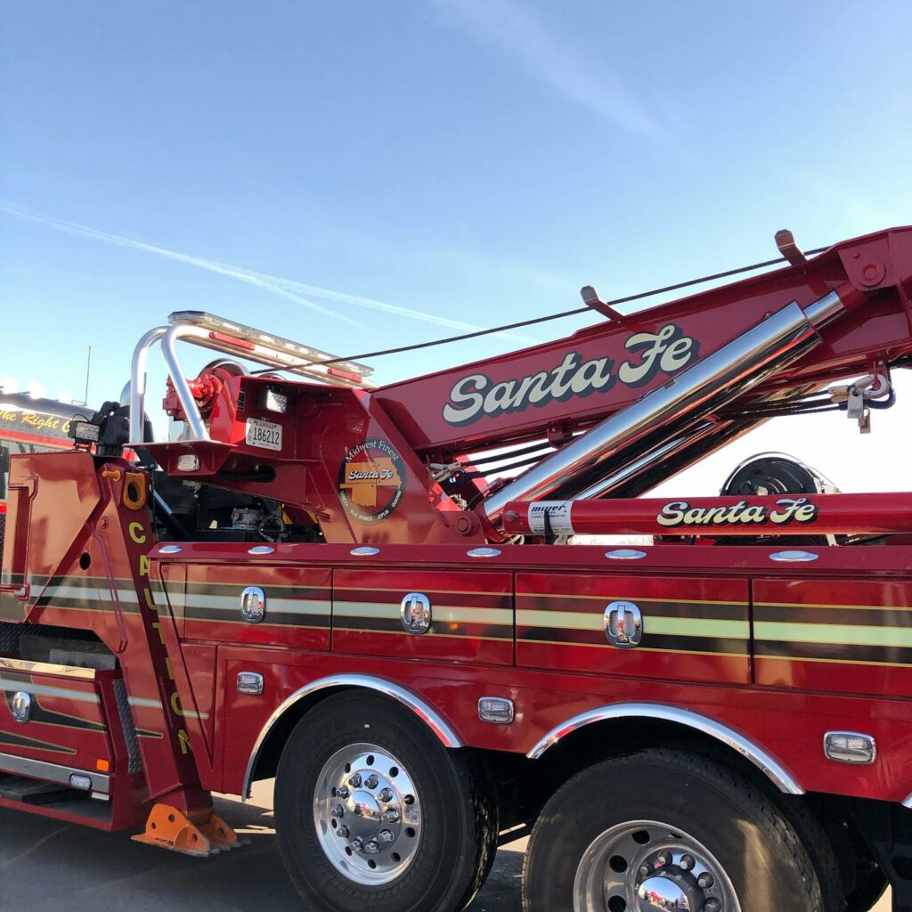 24/7 Quick Tow Truck | Towing Kansas City KS | Santa Fe Towing