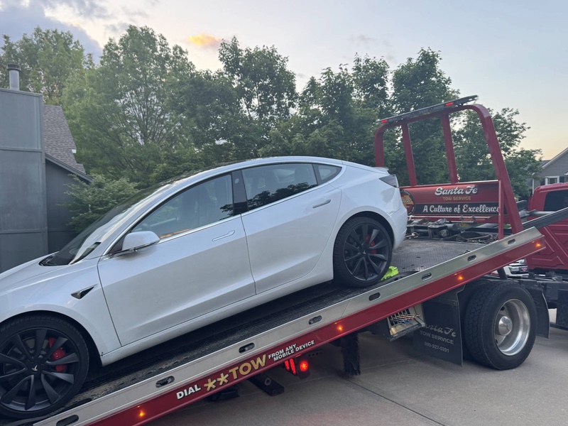 Overland Park flatbed towing